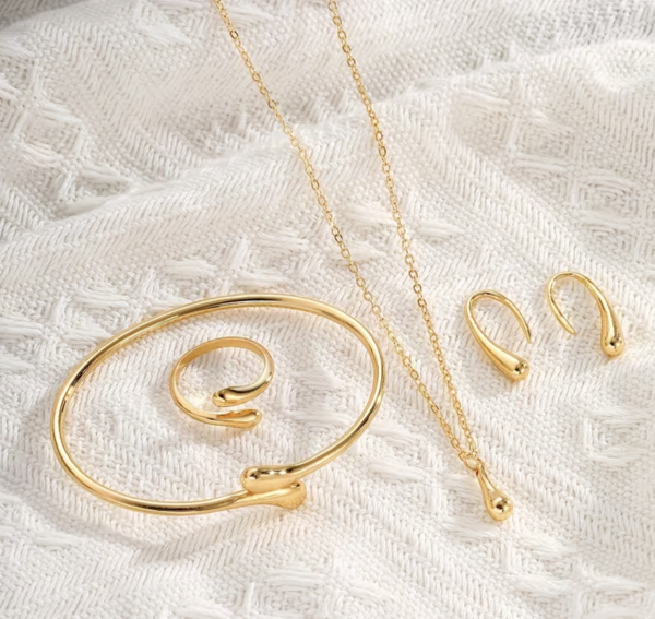 Набір прикрас Tierra Luna "Organic Wave Jewelry Set" (намисто, браслет, каблучка та сережки)