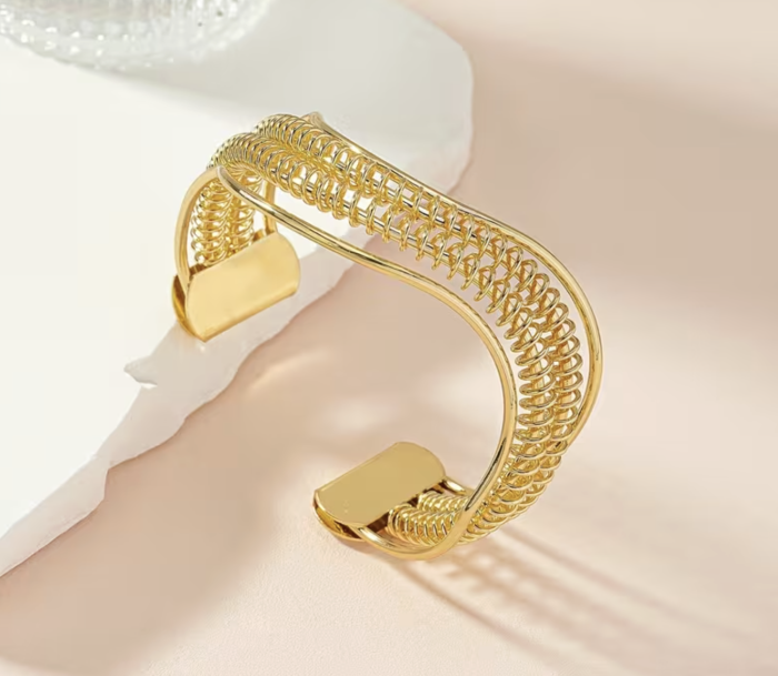 Браслет Tierra Luna "Golden Sleek Coil"
